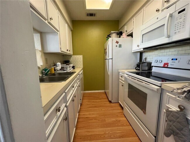 Photo - 2706 Salado St Unit 302