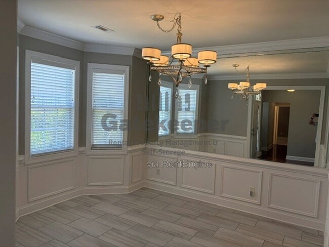 Photo - 208 Lenox Dr