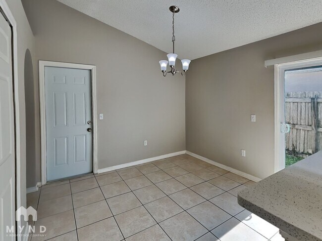 Photo - 5704 English Oak Dr S