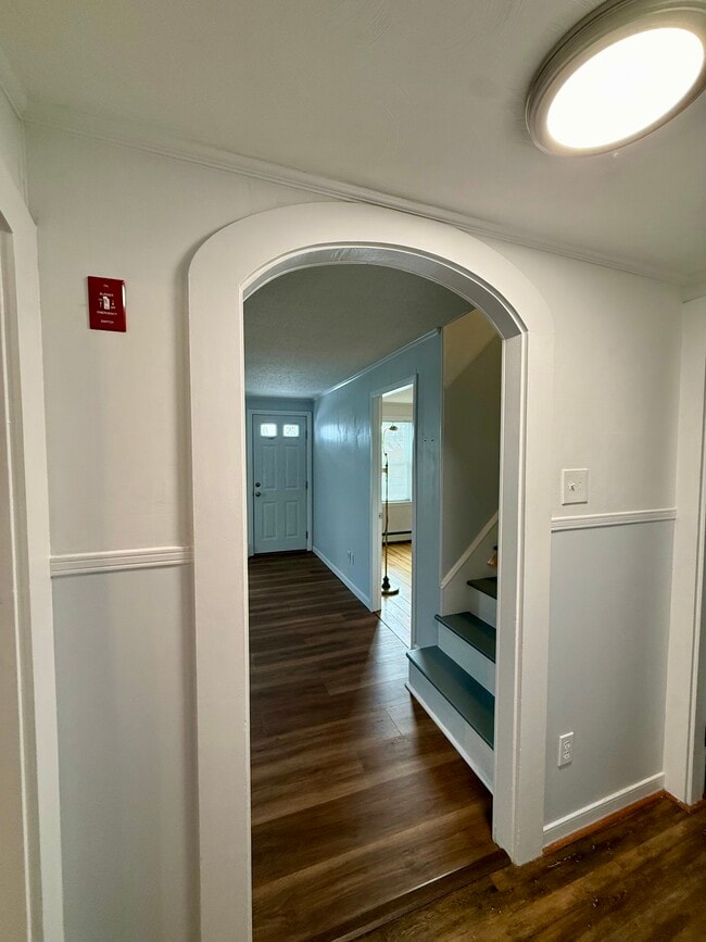 Photo - 1027 Monmouth St