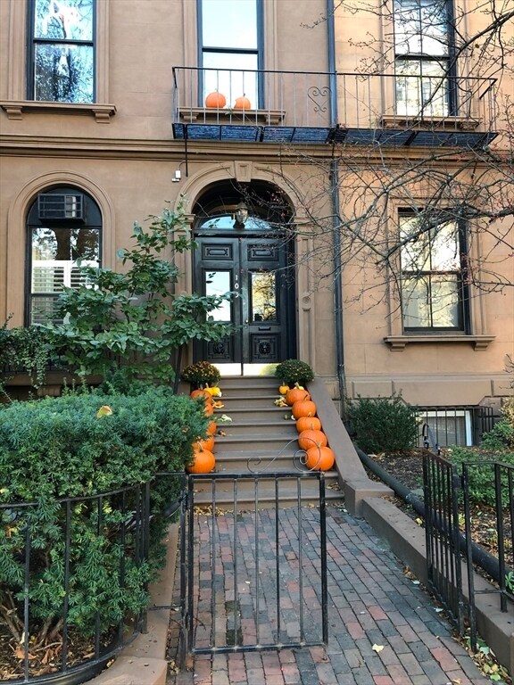Building Photo - 103 Beacon St Unit 2 Rental