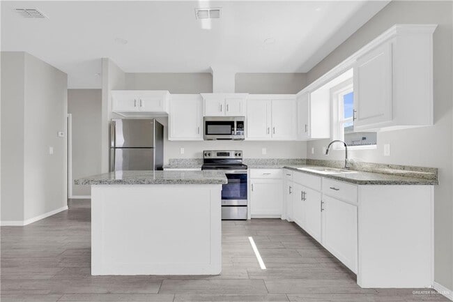 Photo - 16 S Dahlia St Unit 2