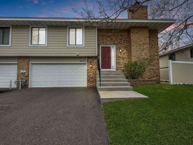 Building Photo - 2257 Oregon Ct