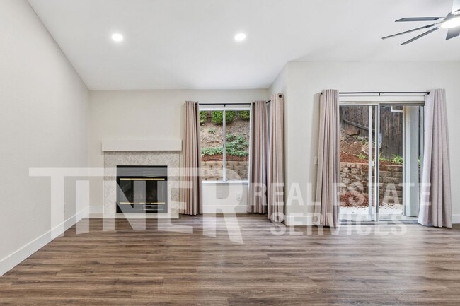Photo - 3421 Cobblestone Dr