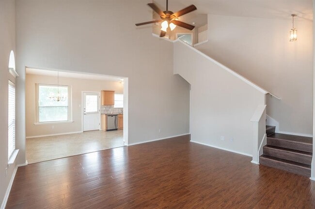 Photo - 516 Sweet Leaf Ln
