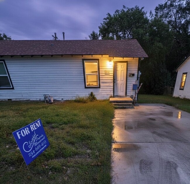 Building Photo - NEW IN MANAGEMENT - AVAILABLE Now! *MORE PHOTOS COMING SOON*