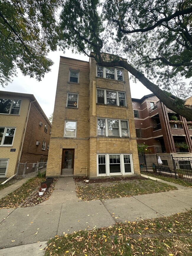 Building Photo - 4036 N Mozart St Unit G
