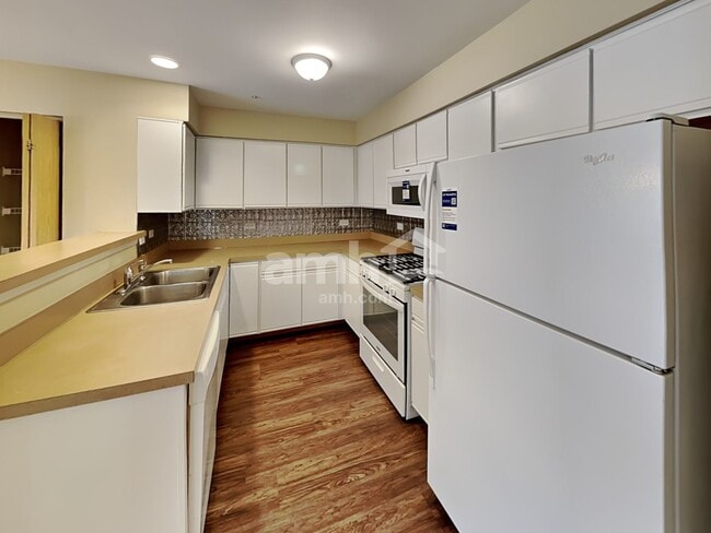 Photo - 2440 Frost Dr