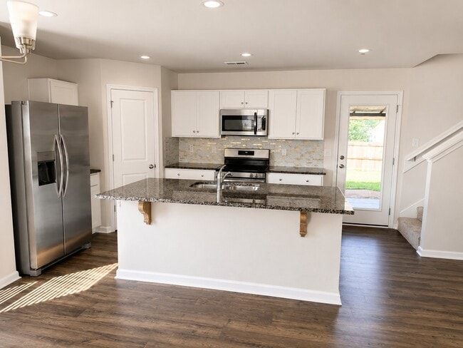 144 Hornet Dr