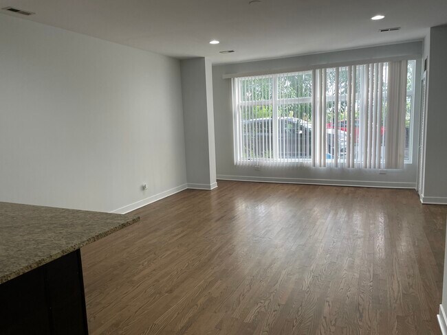 Photo - 3128 W Walton St Unit 1