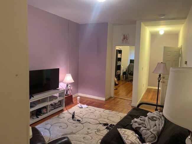 Building Photo - 31 Temple St Unit 3F