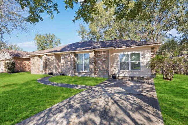 Building Photo - 9809 Condor Dr
