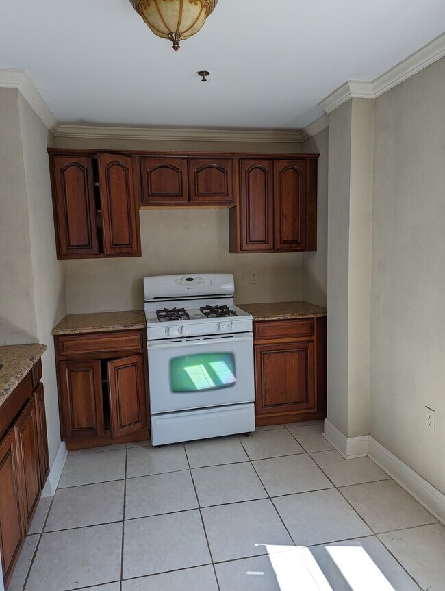 223 Meadow St Apartments Naugatuck, CT