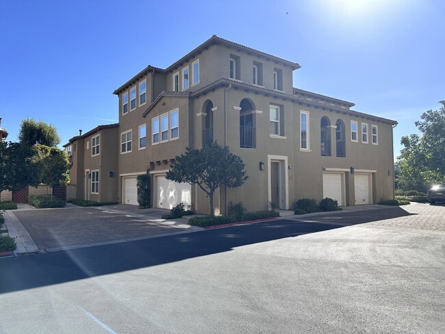 Building Photo - Westridge – Fairways | 3BR/3BA Townhome wi...
