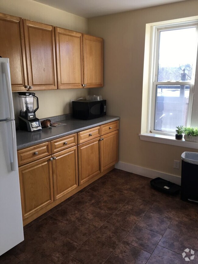 Building Photo - 69 S Huntington Ave Rental