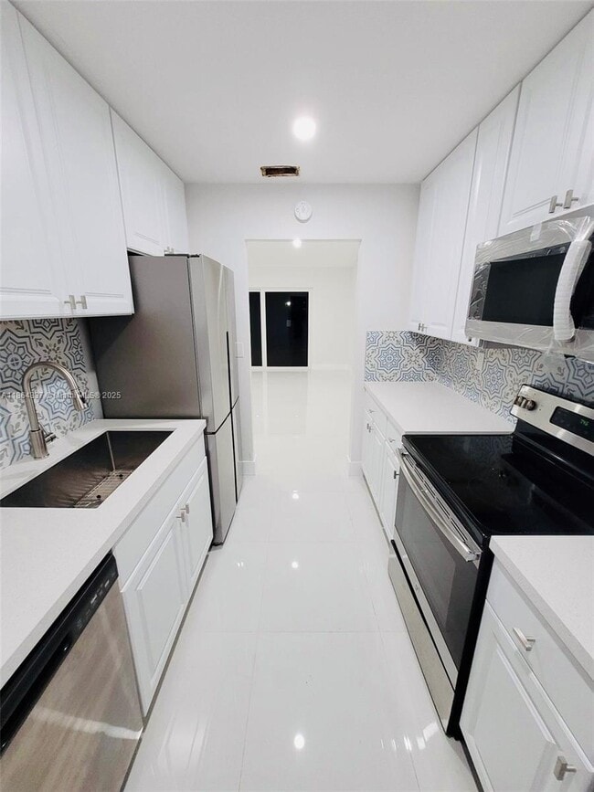 Building Photo - 5510 SW 139th Pl Rental