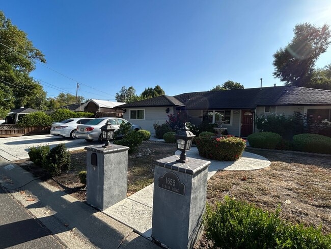 1655 Merian Dr