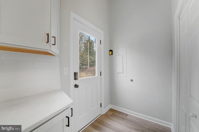 Photo - 611 Tebbston Dr