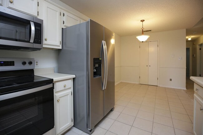 Photo - LOVELY 2 Bedroom Home