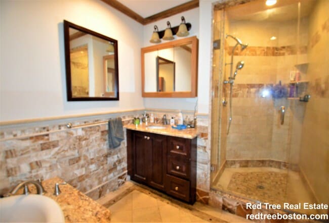 Photo - 57 Riverdale St