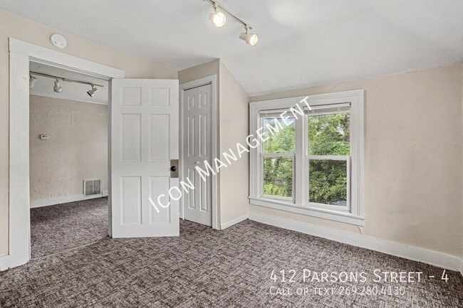 Photo - 412 Parsons St Unit 4