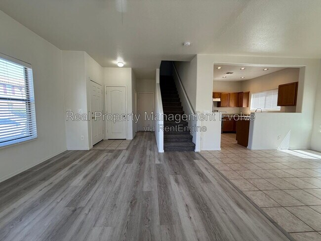 Photo - 9503 N 82nd Ln