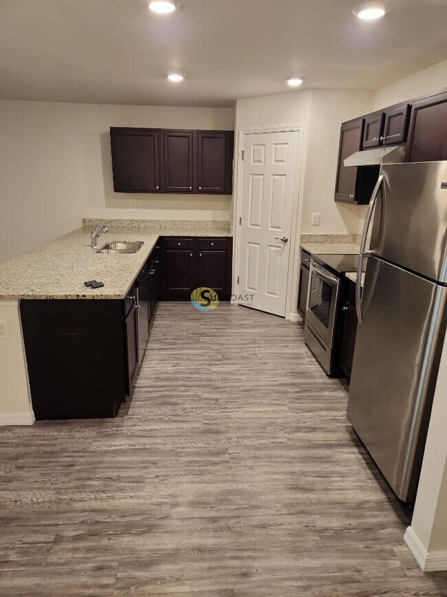 Photo - 1080 Melville Rd