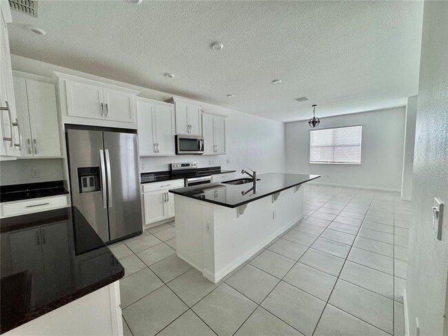 Photo - 8973 Matriarca Aly