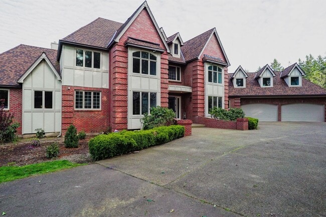 Photo - Pete’s Mountain Estate with Mountain Views