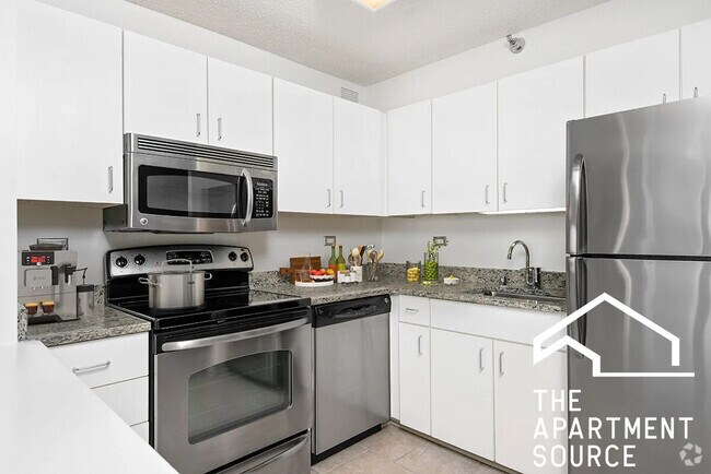 Building Photo - 750 N Rush St Unit 2006 Rental