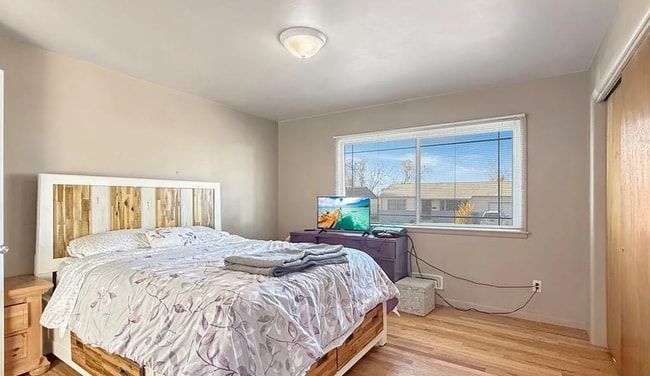 Photo - 2891 S Valentia St House