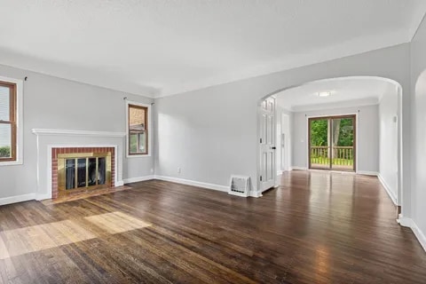 Photo - 6300 Wentworth Ave S