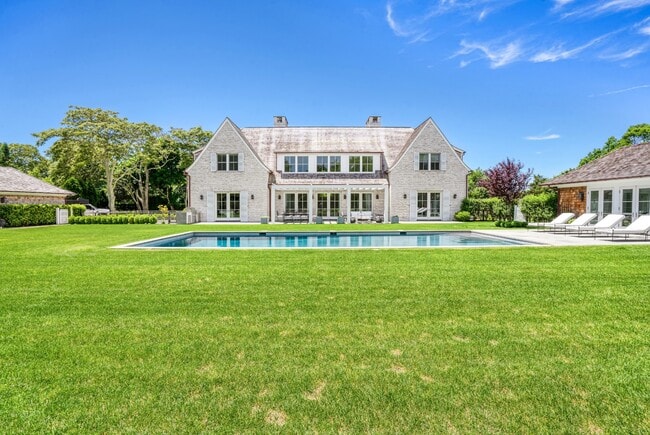 Photo - 127 Head of Pond Rd