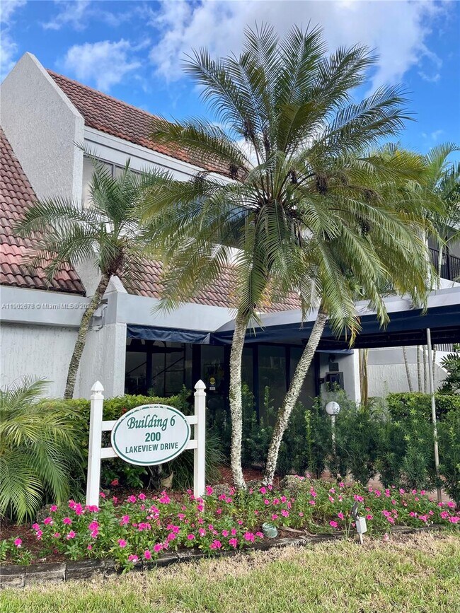 Photo - 200 Lakeview Dr Unidad 104