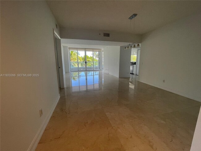 Photo - 21055 Yacht Club Dr Unit 610