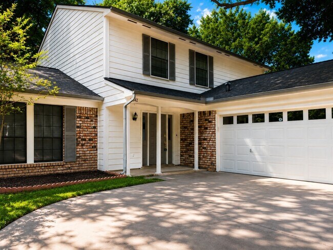 Photo - 16042 Pinyon Creek Dr