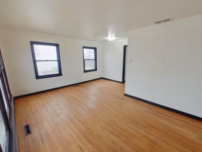 Photo - 1842 N Chautauqua St