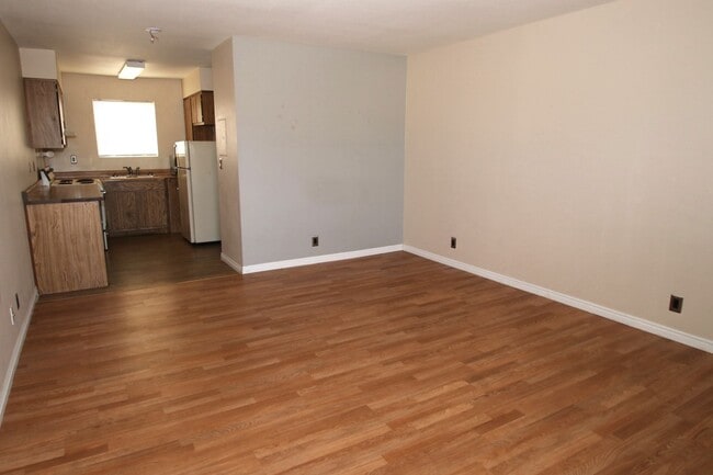 Photo - 797 E Harmon Ave