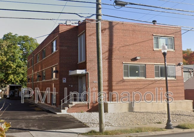 Building Photo - 5824 E Washington St Unit APT 6