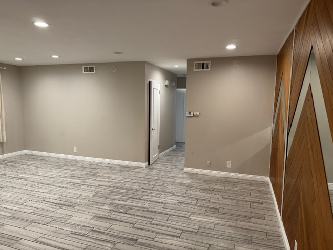 Photo - 753 Windwood Dr