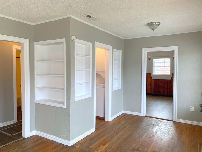 Photo - 3 bed 2 bath July Move In - Pre-Leasing