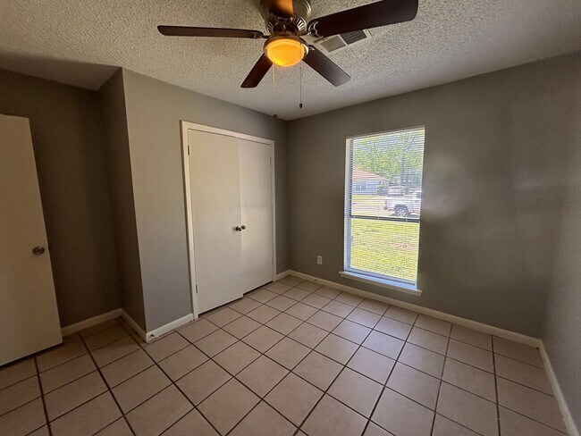 Photo - 5168 Corkwood Dr