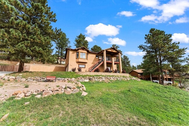 243 Lakewood Dr