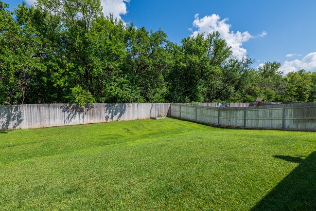 Photo - 3430 Laughlin St Casa