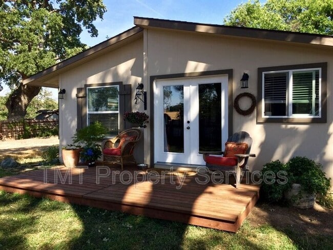 Photo - 1877 Templeton Rd