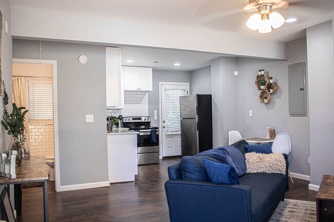 Photo - 444 Sunset Ave NW