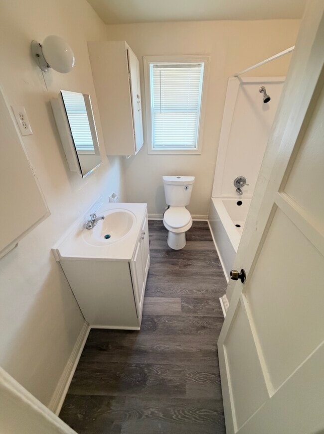 Building Photo - 818 E Rte 66 Unit 16