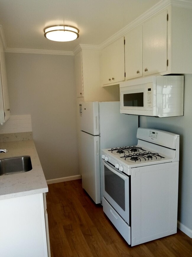 Photo - 1357 Edgecliffe Dr Unit #1