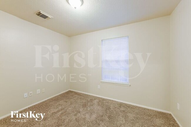 Photo - 6113 Elton Knolls St