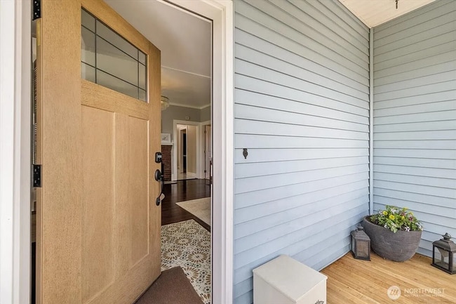 front porch - 3311 25th Ave S